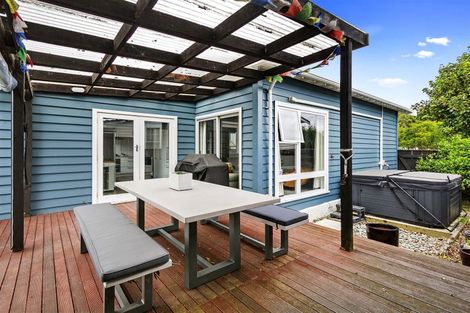 Photo of property in 19 Elizabeth Street, Moera, Lower Hutt, 5010