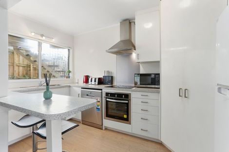 Photo of property in 2/23b Hillsborough Road, Hillsborough, Auckland, 1042