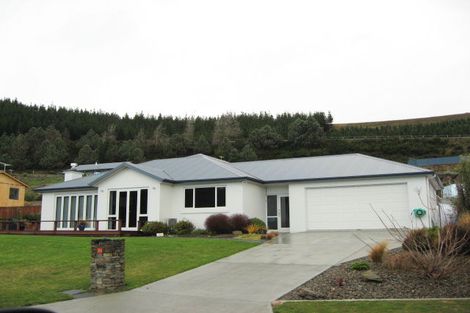 Photo of property in 64 Shields Street, Clyde, 9330