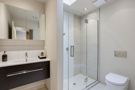 Photo of property in 3b The Oval, Hillmorton, Christchurch, 8024