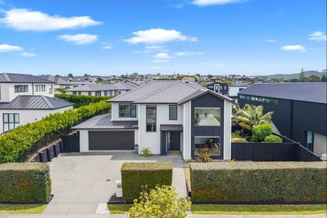 Photo of property in 15 William Blake Way, Riverhead, 0820