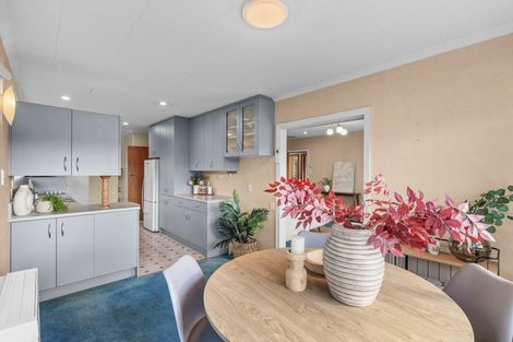 Photo of property in 10 Ron Place, Bishopdale, Christchurch, 8051