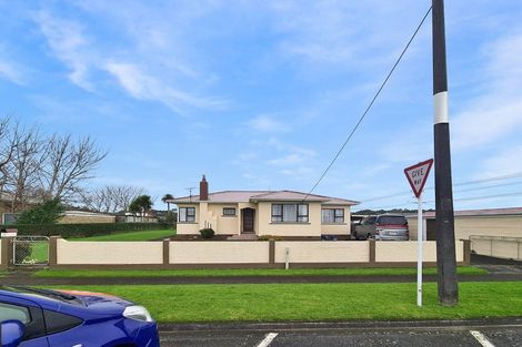 Photo of property in 12 Grey Street, Waitara, 4320