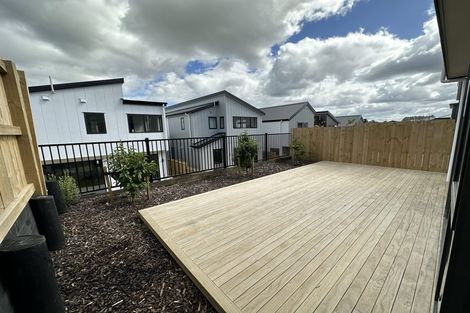 Photo of property in 16 Pohewa Road, Silverdale, 0932