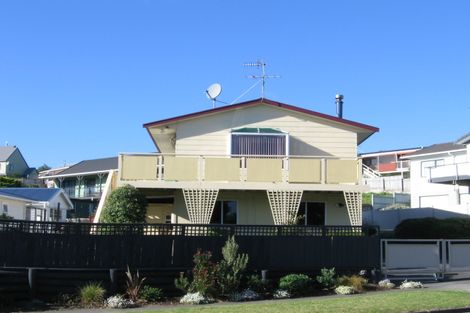 Photo of property in 23 Hicks Crescent, Waikanae Beach, Waikanae, 5036