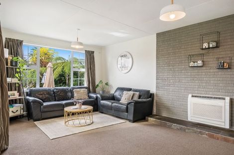 Photo of property in 22 Greenaway Road, Waikanae, 5036