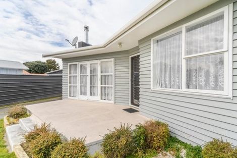 Photo of property in 26 Rhodes Drive, Kelvin Grove, Palmerston North, 4414