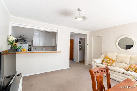 Photo of property in 8b Wai-iti Crescent, Woburn, Lower Hutt, 5010