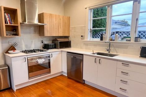 Photo of property in 1/155 Weston Road, St Albans, Christchurch, 8052