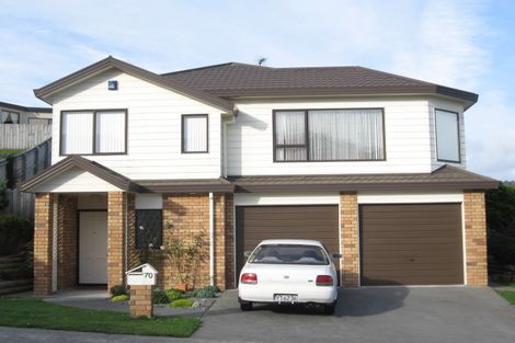 Photo of property in 70 Dress Circle, Newlands, Wellington, 6037