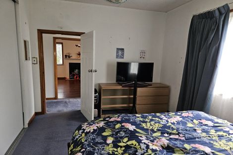 Photo of property in 21 Lavelle Road, Henderson, Auckland, 0612