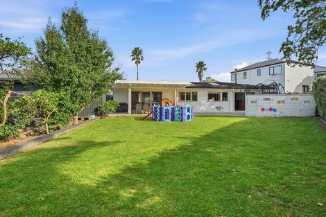 Photo of property in 6 Fratley Avenue, Farm Cove, Auckland, 2012
