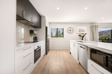 Photo of property in 71 Stratford Drive, Mount Pisa, Cromwell, 9383