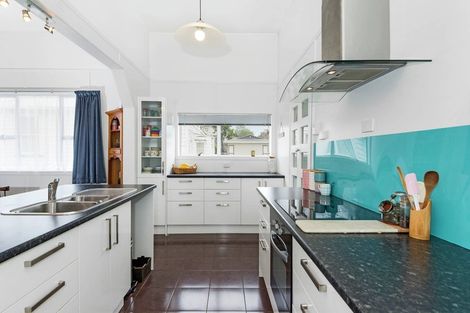 Photo of property in 60 Prospect Terrace, Pukekohe, 2120