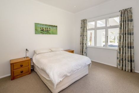 Photo of property in 72 Avenue North Road, Levin, 5510