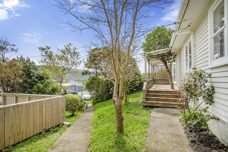 Photo of property in 49 Taylor Terrace, Tawa, Wellington, 5028