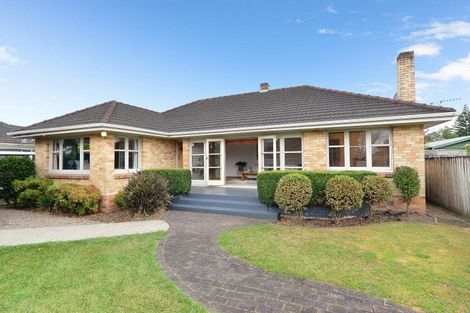 Photo of property in 53 Braid Road, St Andrews, Hamilton, 3200