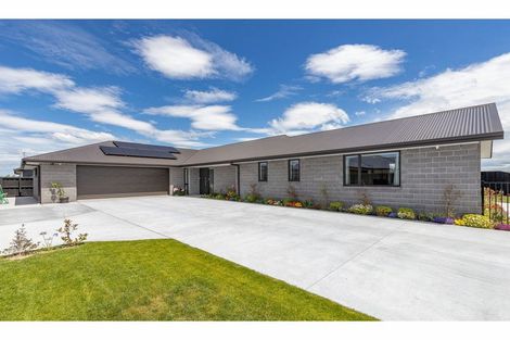 Photo of property in 3 Mccahon Drive, Rangiora, 7400