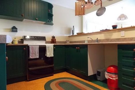 Photo of property in 15 Doris Gordon Crescent, Crofton Downs, Wellington, 6035