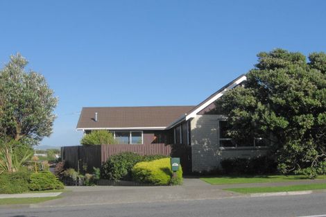 Photo of property in 91 Gloaming Hill, Titahi Bay, Porirua, 5022