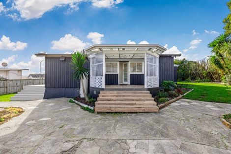 Photo of property in 35 Victoria Avenue, Waiuku, 2123