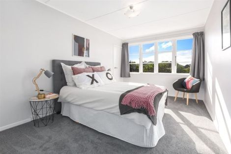 Photo of property in 4 Bromley View, Ranui, Porirua, 5024