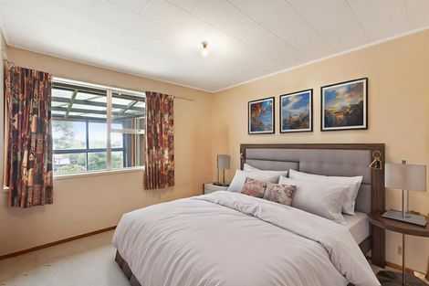 Photo of property in 10 Avalon Place, Glenfield, Auckland, 0629