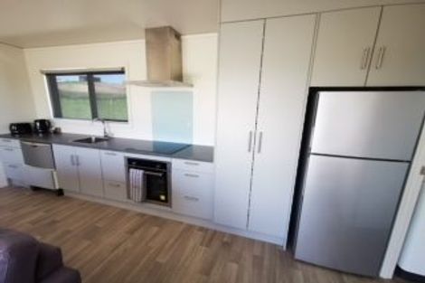 Photo of property in 73 Pirau Road, Fernhill, Napier, 4183