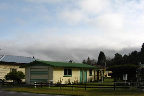 Photo of property in 10 Broadway, Reefton, 7830