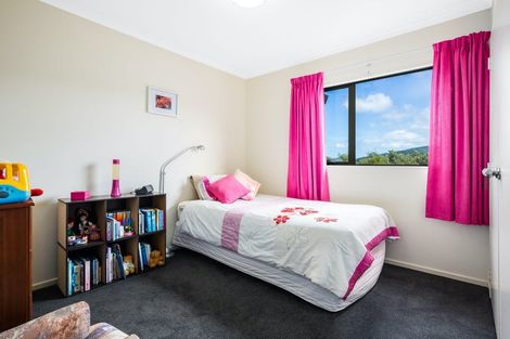 Photo of property in 138 Woodman Drive, Tawa, Wellington, 5028