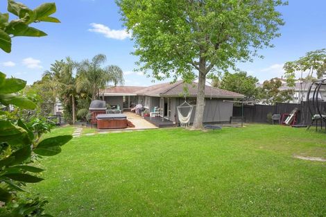 Photo of property in 16 Regal Place, Forrest Hill, Auckland, 0620