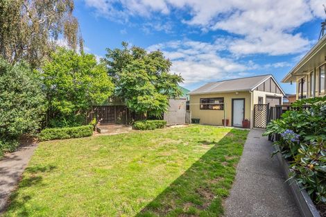 Photo of property in 10 Robert Grove, Paraparaumu, 5032