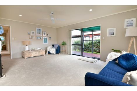 Photo of property in 2/28 Lakeside Drive, Orewa, 0931