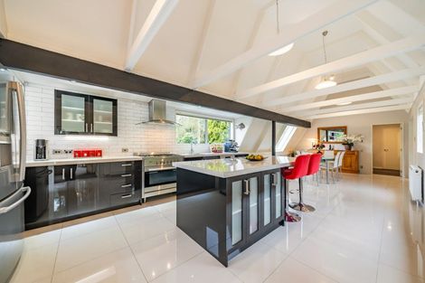 Photo of property in 458 Stokes Valley Road, Stokes Valley, Lower Hutt, 5019