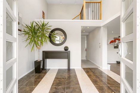 Photo of property in 43 Zara Court, Windsor Park, Auckland, 0632