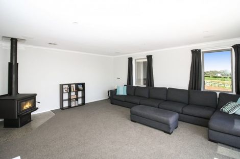 Photo of property in 1258 Frankley Road, Hurworth, New Plymouth, 4371