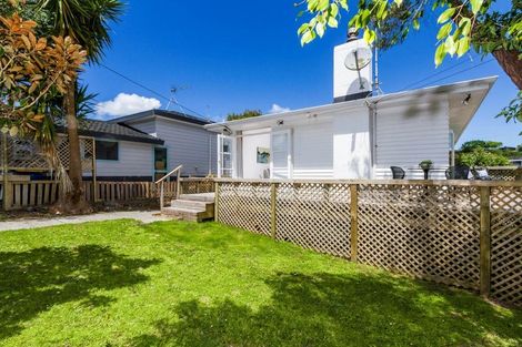 Photo of property in 1/4 Bond Crescent, Forrest Hill, Auckland, 0620