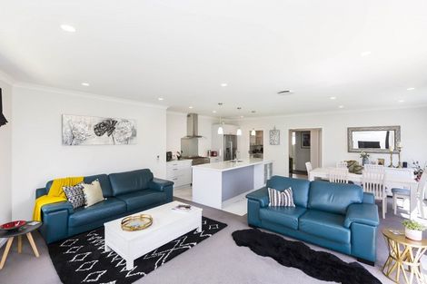 Photo of property in 11 Vernon Grove, Brown Owl, Upper Hutt, 5018