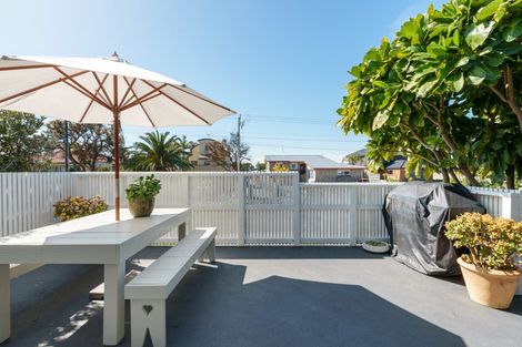 Photo of property in 290a Oceanbeach Road, Mount Maunganui, 3116
