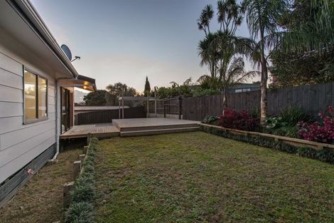 Photo of property in 2/45 Taioma Crescent, Te Atatu Peninsula, Auckland, 0610