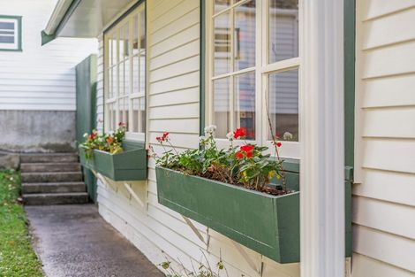 Photo of property in 1 Woolwich Close, Whitby, Porirua, 5024