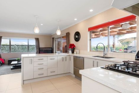 Photo of property in 9 Breon Place, Flat Bush, Auckland, 2016