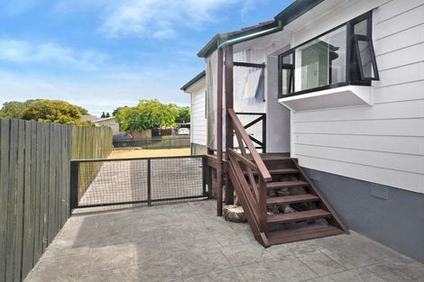 Photo of property in 4 Southview Place, Wattle Downs, Auckland, 2102