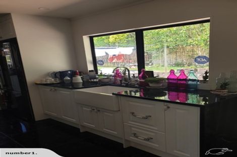 Photo of property in 16 Meynell Court, Glen Eden, Auckland, 0602