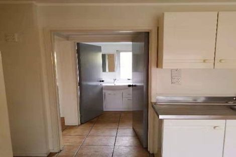 Photo of property in 1/46 John Dee Crescent, Red Beach, 0932