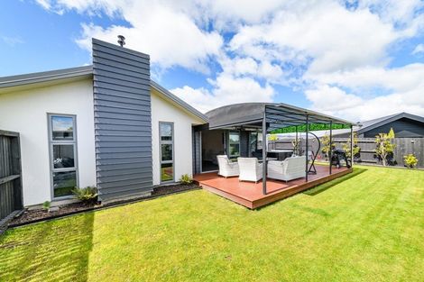 Photo of property in 5 Stratford Court, Fitzherbert, Palmerston North, 4410