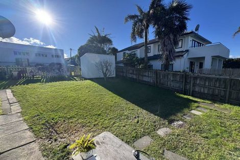 Photo of property in 959a Beach Road, Torbay, Auckland, 0630