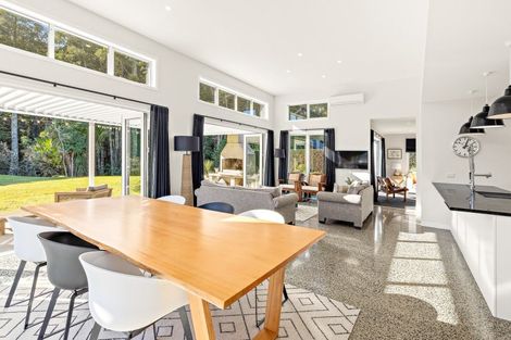 Photo of property in 32 Awanui Crescent, Matakana, 0985
