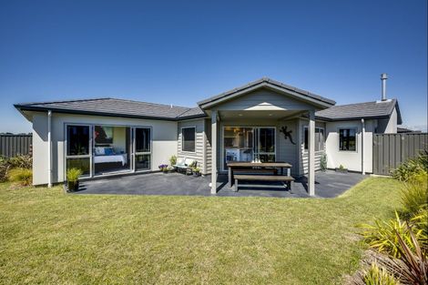Photo of property in 28 Kaituna Place, Te Awa, Napier, 4110