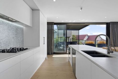 Photo of property in 3 Selleck Street, Mount Pleasant, Christchurch, 8081